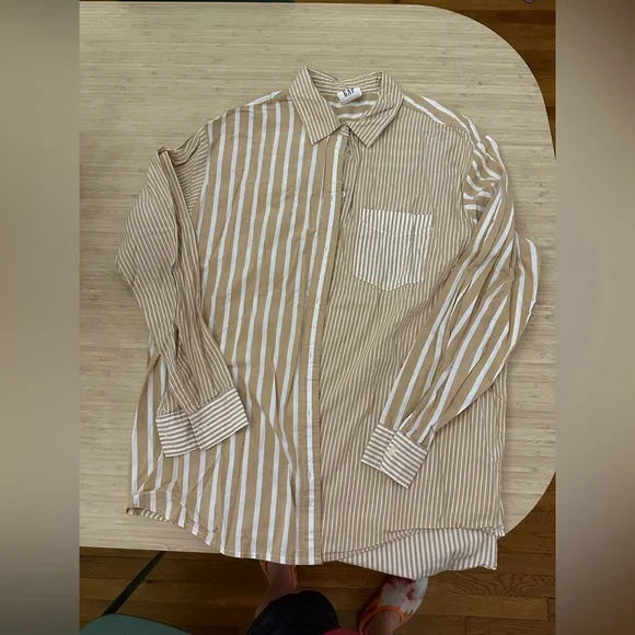NWOT Gap The Big Shirt in neutral stripes - Picture 2 of 4